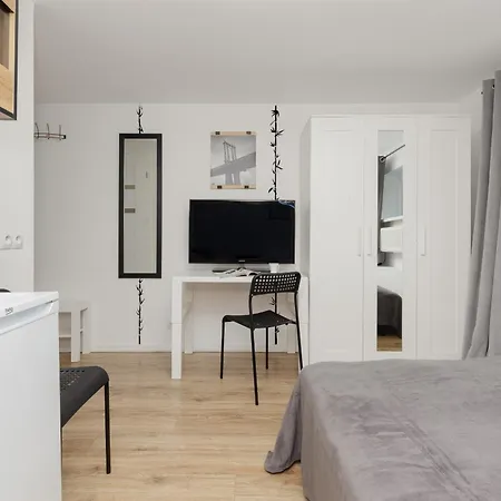 Daire Comfortable Underground Studio Batorego By Renters *