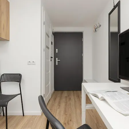 Comfortable Underground Studio Batorego By Renters Daire Varşova